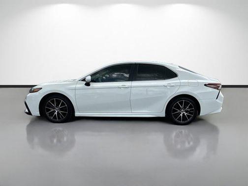 Ice Cap 2023 Toyota Camry SE