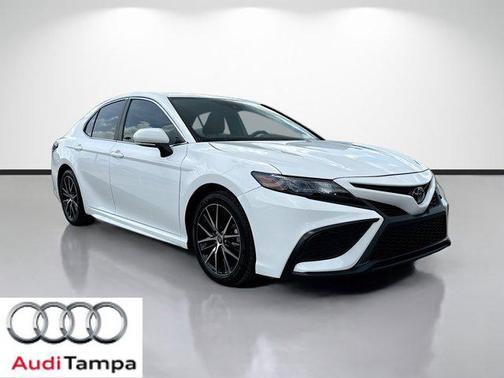 Ice Cap 2023 Toyota Camry SE
