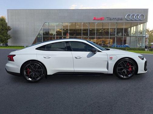 2026 Audi RS e-tron GT quattro