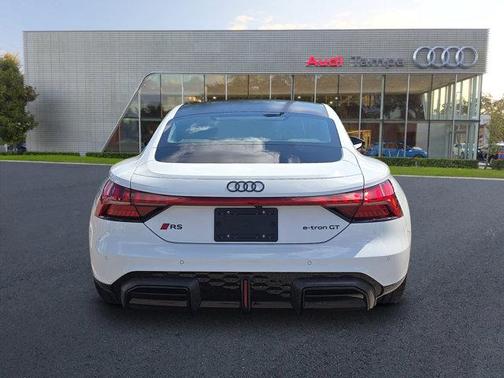 2026 Audi RS e-tron GT quattro