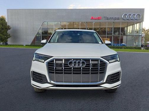 2024 Audi Q7 45 Premium Plus