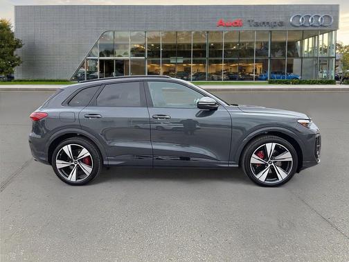 Tambora Gray Metallic 2026 Audi SQ5 3.0T Premium Plus