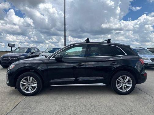 Mythos Black Metallic 2023 Audi Q5 45 S line Premium