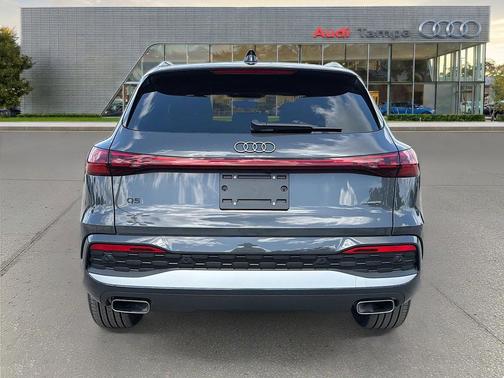 Tambora Gray Metallic 2026 Audi Q5 Premium Plus TFSI quattro S tronic
