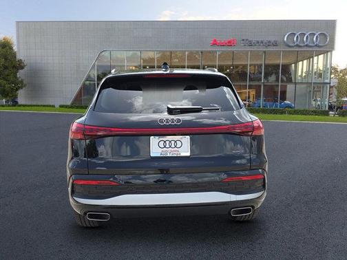 2025 Audi Q5 Premium