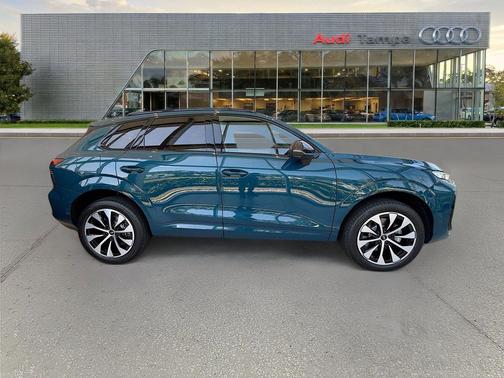 Malpelo Blue Metallic 2026 Audi Q3 TFSI quattro S tronic