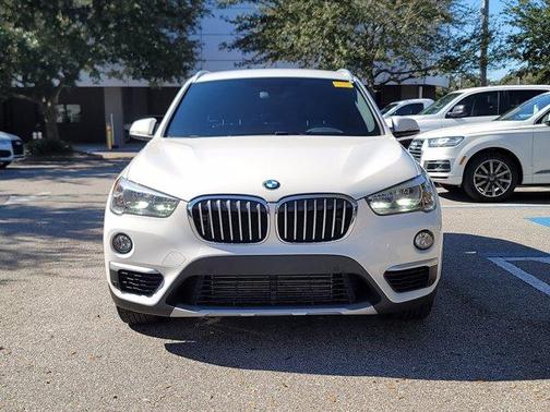 Photo 3 of 30 of 2018 BMW X1 sDrive28i