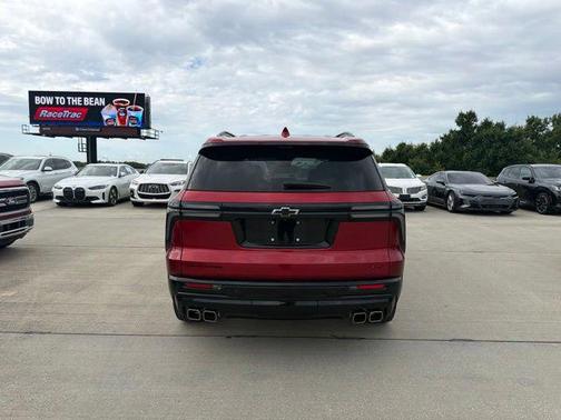 Radiant Red Tintcoat 2024 Chevrolet Traverse RS