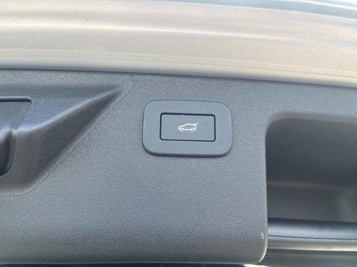 2025 Land Rover Discovery Sport S
