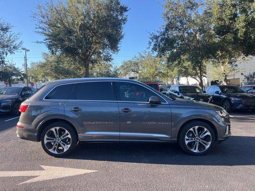 2021 Audi Q7 55 Premium Plus