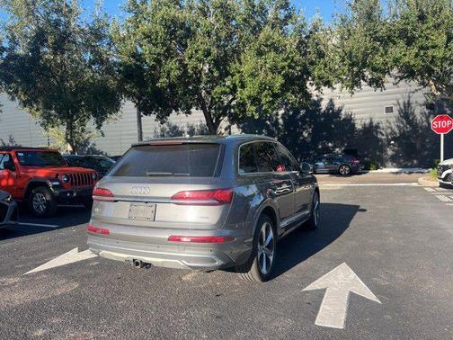 2021 Audi Q7 55 Premium Plus