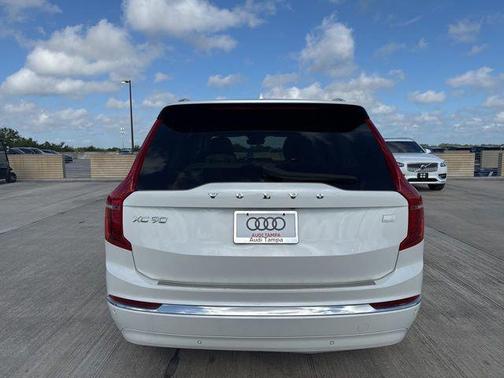 Crystal White Metallic 2024 Volvo XC90 Recharge Plug-In Hybrid T8 Ultimate Bright Theme 7-Seater