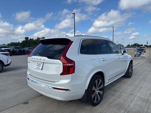 Crystal White Metallic 2024 Volvo XC90 Recharge Plug-In Hybrid T8 Ultimate Bright Theme 7-Seater