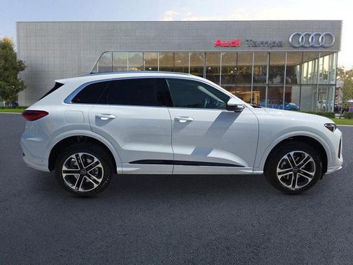 2025 Audi Q5 Premium