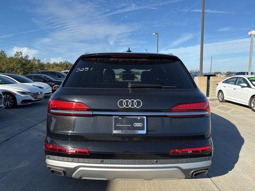 2025 Audi Q7 55 Premium Plus