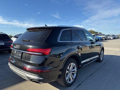 2025 Audi Q7 55 Premium Plus