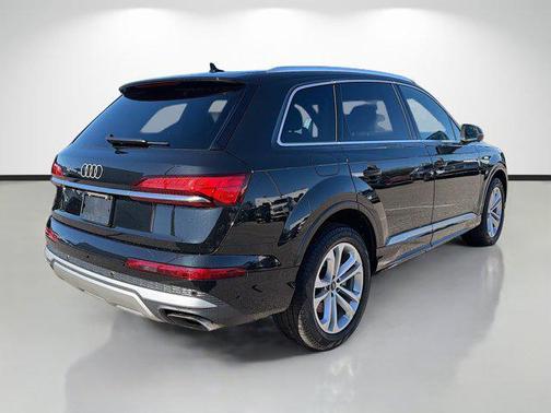 2025 Audi Q7 55 Premium Plus