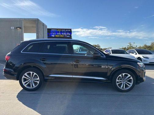 2025 Audi Q7 55 Premium Plus