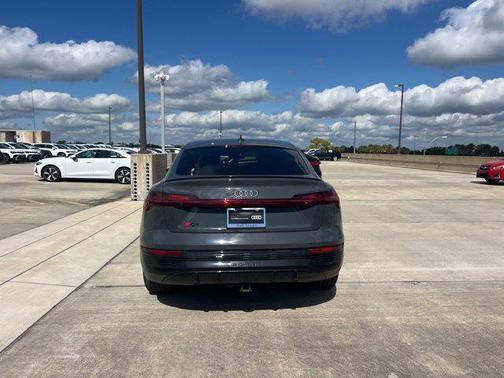 2024 Audi Q8 e-tron Premium Plus