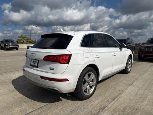 2018 Audi Q5 2.0T Premium Plus
