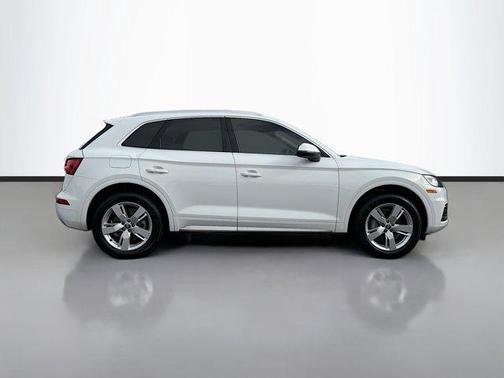 2018 Audi Q5 2.0T Premium Plus