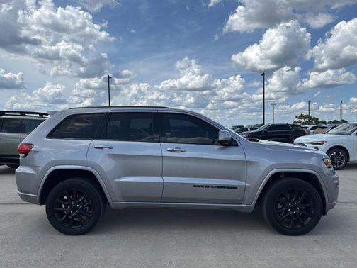 Billet Silver Metallic Clearcoat 2021 Jeep Grand Cherokee Laredo