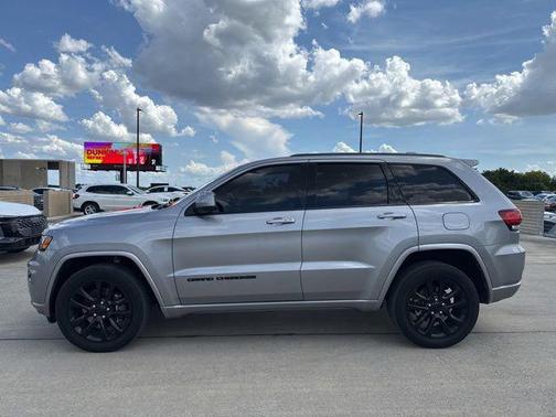 Billet Silver Metallic Clearcoat 2021 Jeep Grand Cherokee Laredo