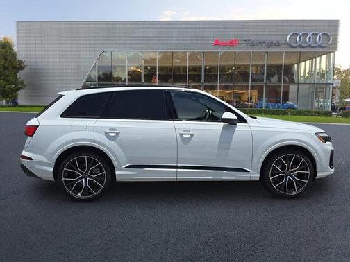 2025 Audi Q7 55 Prestige