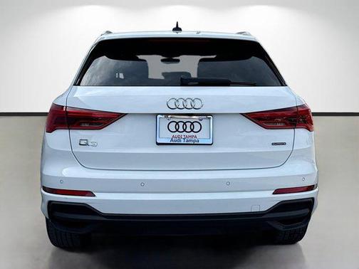 Glacier White Metallic 2025 Audi Q3 Premium 45 TFSI S line quattro Tiptronic
