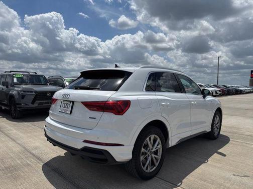 Glacier White Metallic 2025 Audi Q3 Premium 45 TFSI S line quattro Tiptronic