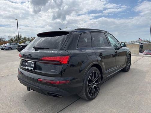 2025 Audi Q7 55 Prestige