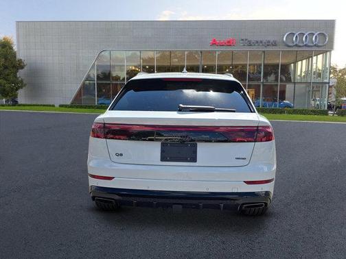 2025 Audi Q8 55 Premium Plus