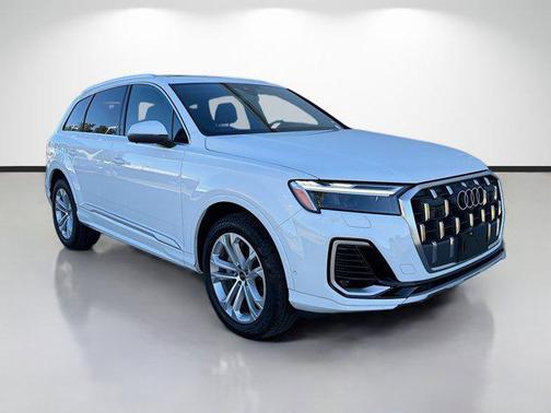 2025 Audi Q7 55 Premium Plus