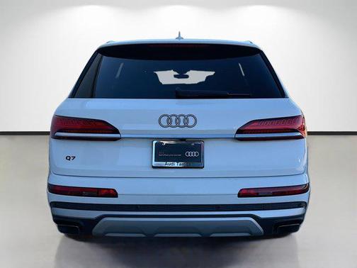 2025 Audi Q7 55 Premium Plus