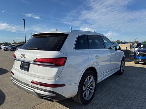 2025 Audi Q7 55 Premium Plus