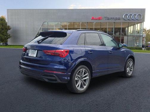 2025 Audi Q3 Premium 45 TFSI S line quattro Tiptronic