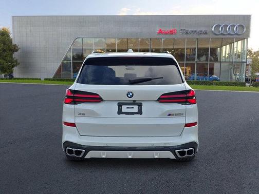 2025 BMW X5 M60i