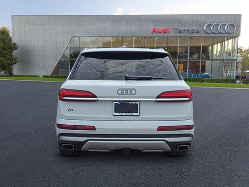 2025 Audi Q7 55 Premium Plus
