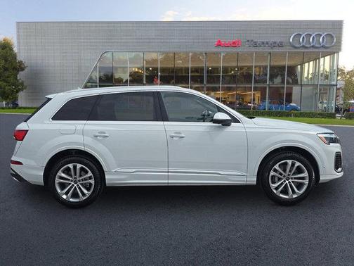 2025 Audi Q7 55 Premium Plus