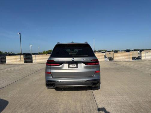 Frozen Pure Grey Metallic 2023 BMW X7 M60i