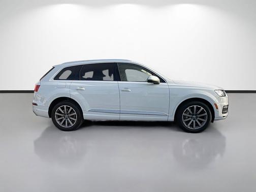 Glacier White Metallic 2019 Audi Q7 55 Premium Plus