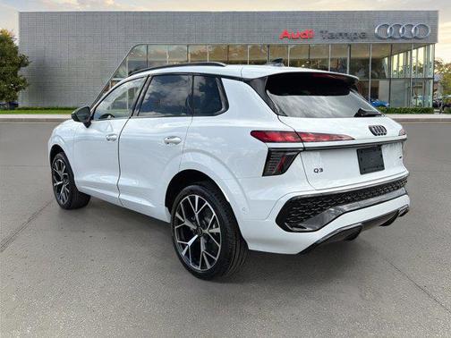 2026 Audi Q3 S line