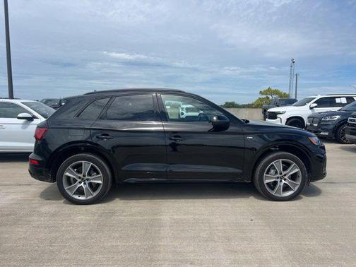 2025 Audi Q5 45 S line Premium
