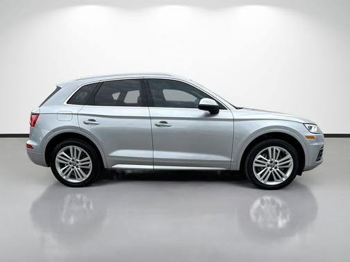 Silver Metallic 2019 Audi Q5 2.0T Premium Plus