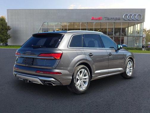 2026 Audi Q7 55 Premium Plus