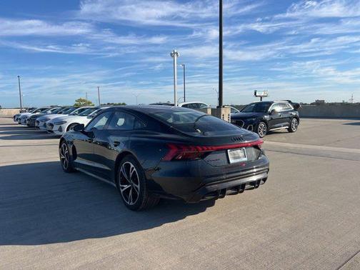 2023 Audi e-tron GT Prestige quattro