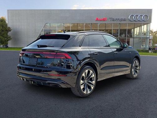2025 Audi Q8 55 Prestige