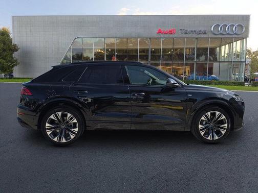 2025 Audi Q8 55 Prestige