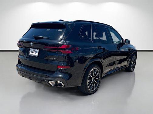 Black Sapphire Metallic 2024 BMW X5 xDrive40i
