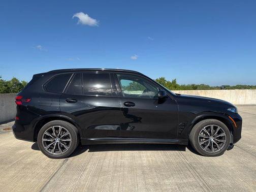 Black Sapphire Metallic 2024 BMW X5 xDrive40i